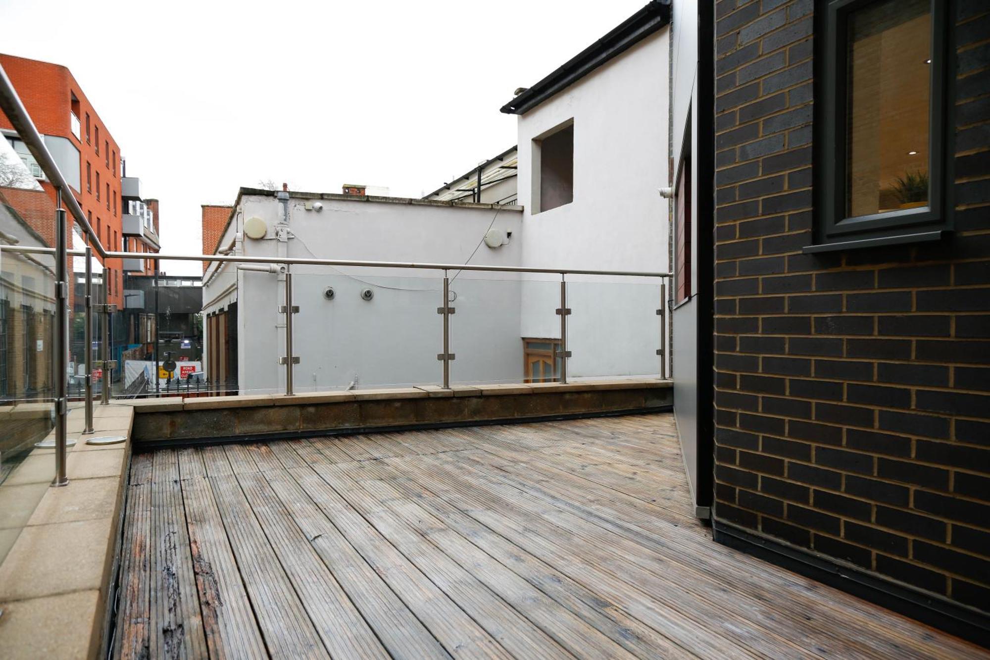 New Luxury Apartments In Central Location Next To Shops, Cafes, Bars & Metro Londýn Exteriér fotografie