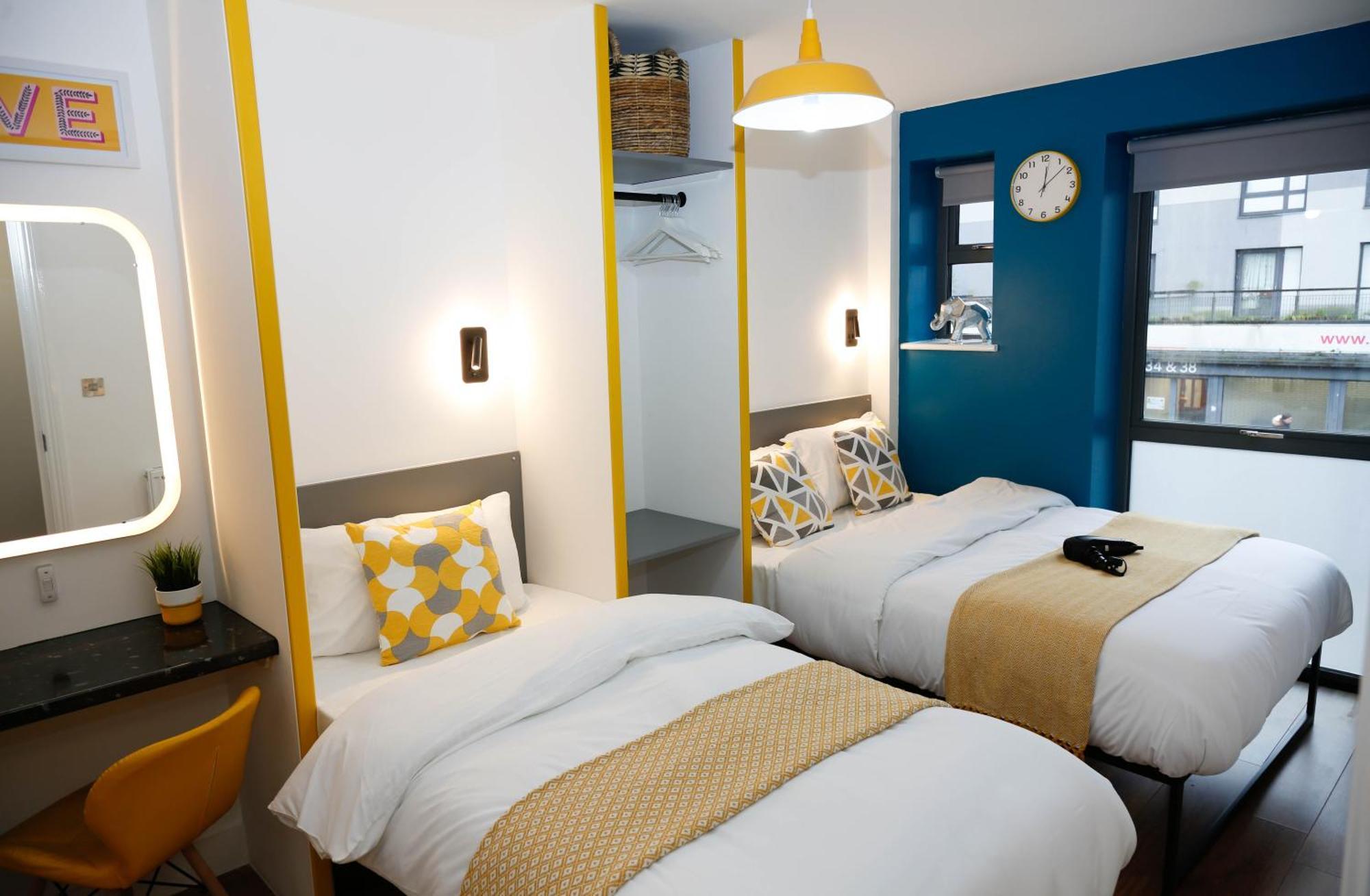 New Luxury Apartments In Central Location Next To Shops, Cafes, Bars & Metro Londýn Exteriér fotografie
