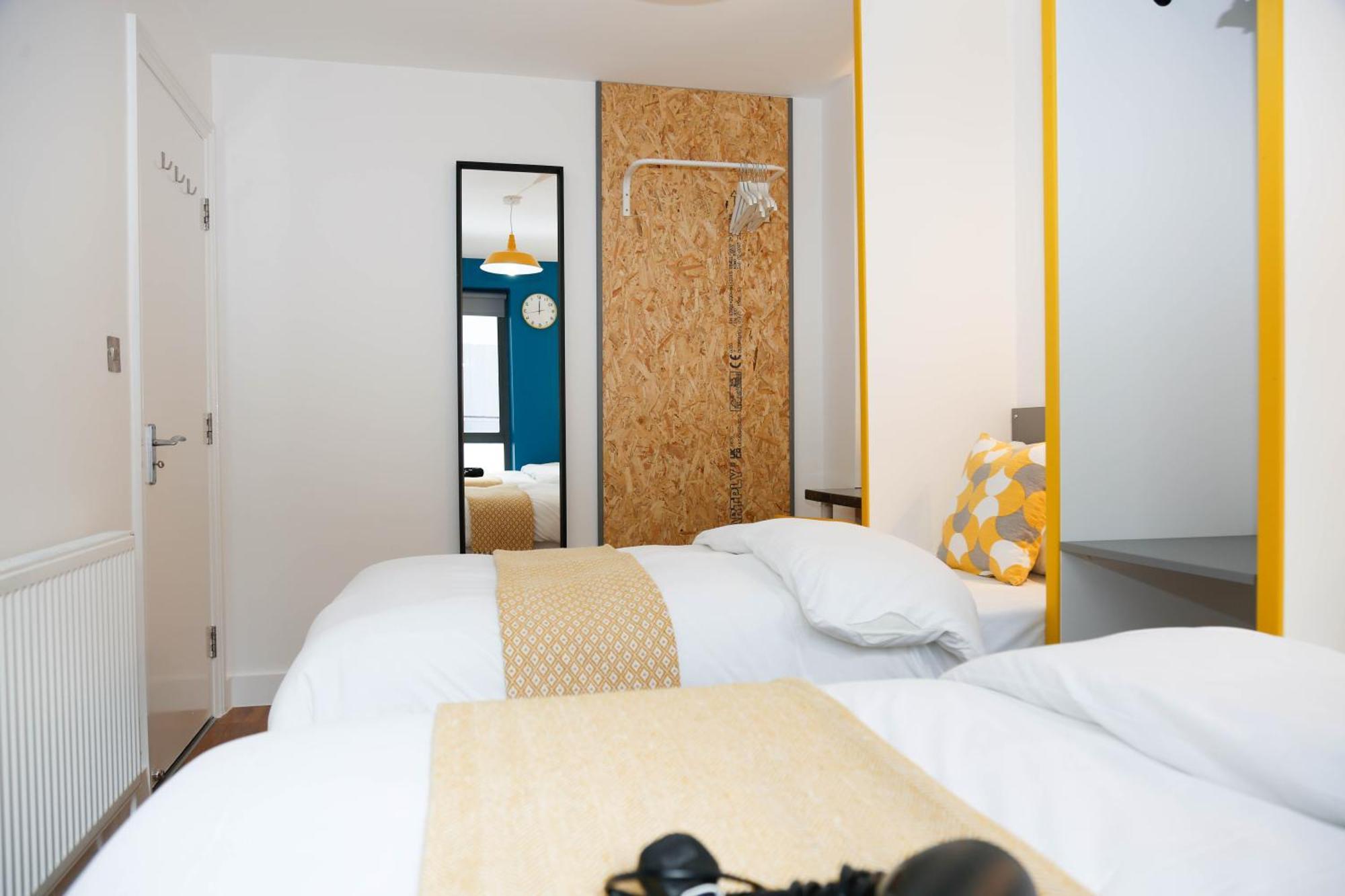 New Luxury Apartments In Central Location Next To Shops, Cafes, Bars & Metro Londýn Exteriér fotografie