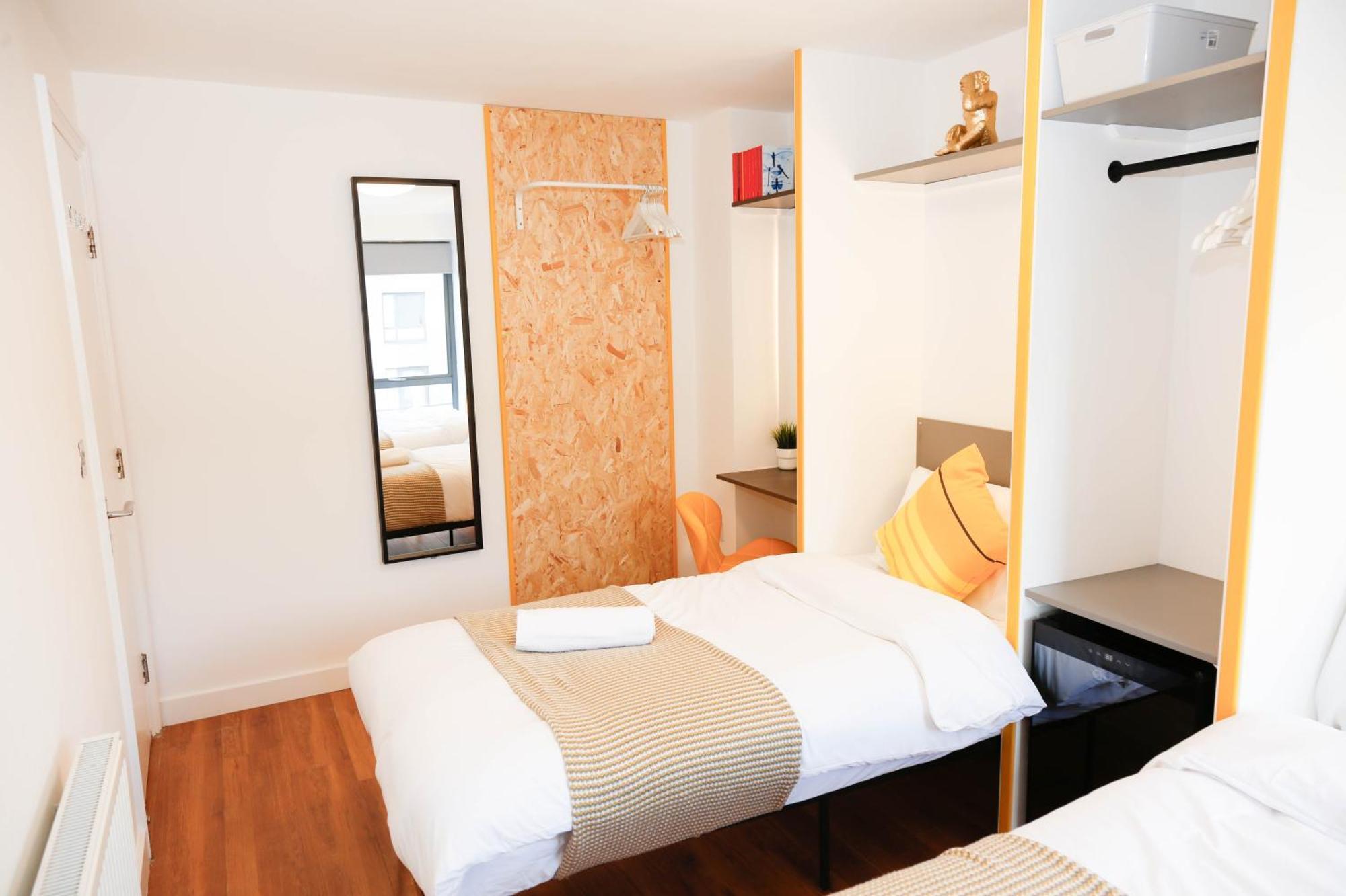 New Luxury Apartments In Central Location Next To Shops, Cafes, Bars & Metro Londýn Exteriér fotografie