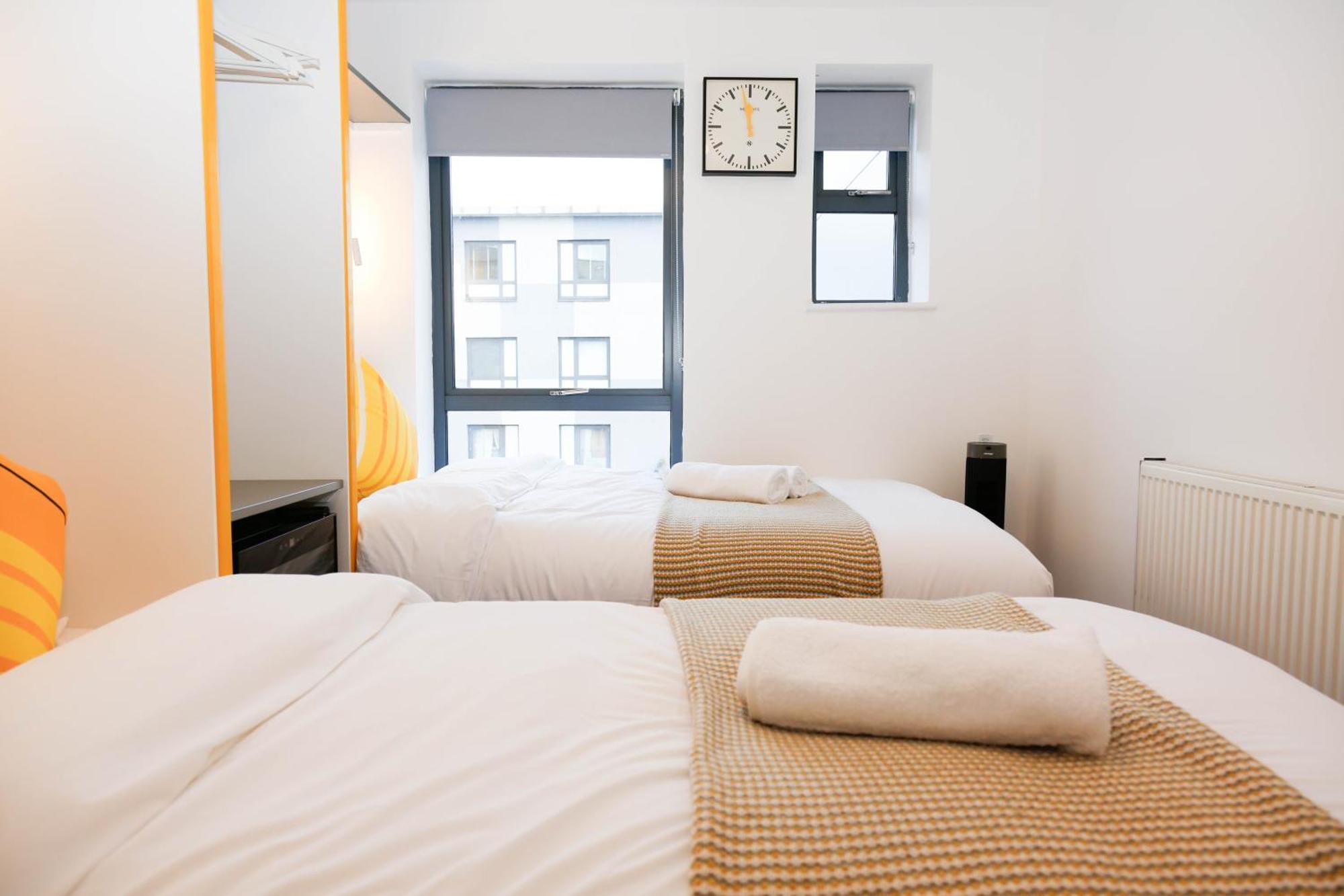 New Luxury Apartments In Central Location Next To Shops, Cafes, Bars & Metro Londýn Exteriér fotografie
