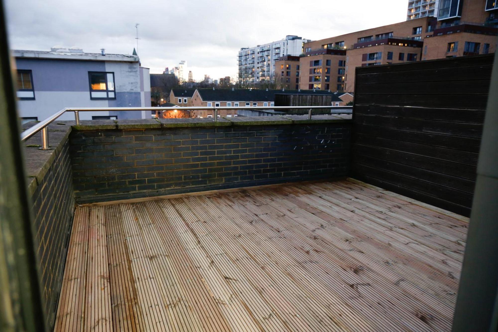 New Luxury Apartments In Central Location Next To Shops, Cafes, Bars & Metro Londýn Exteriér fotografie