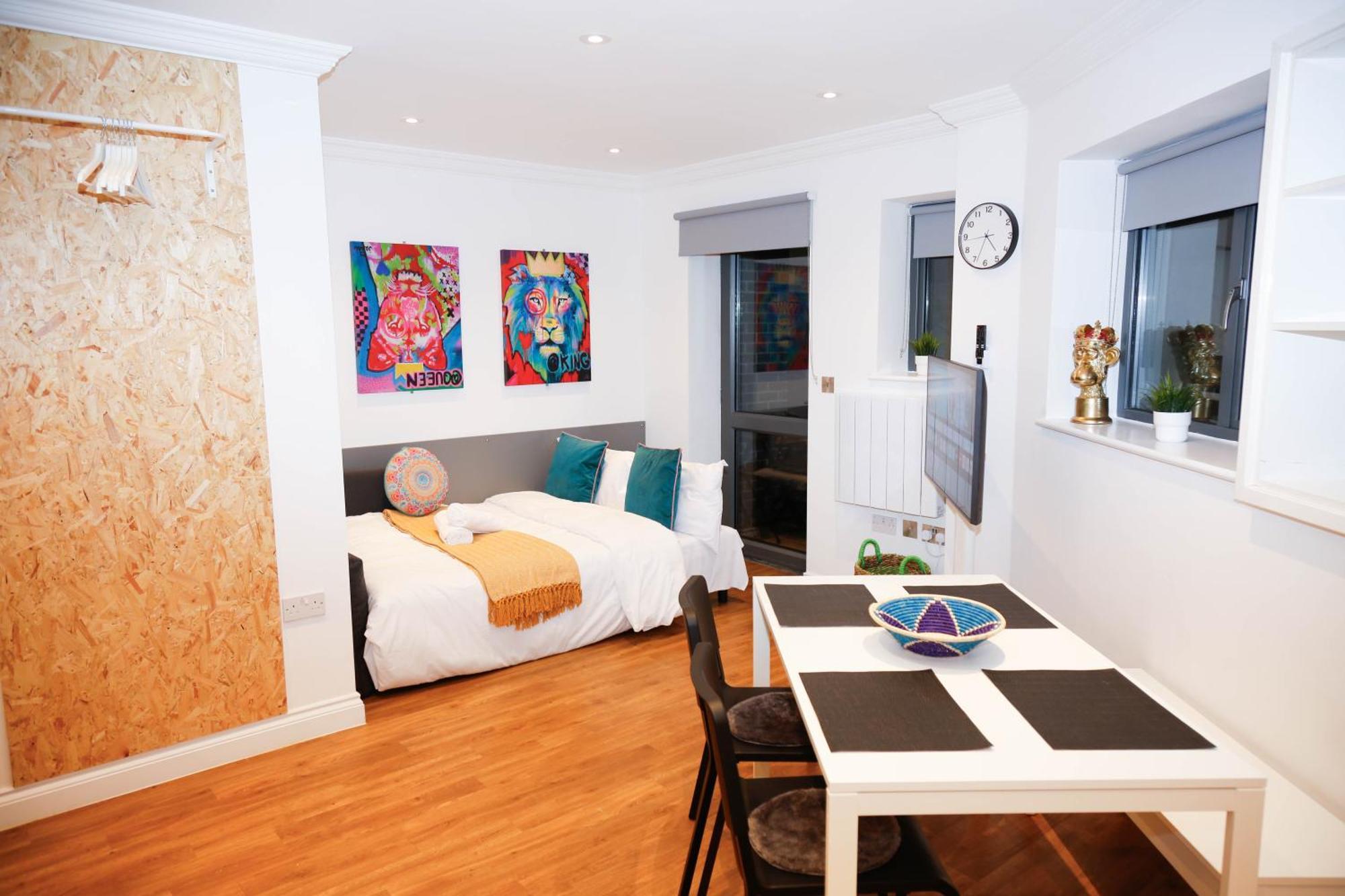 New Luxury Apartments In Central Location Next To Shops, Cafes, Bars & Metro Londýn Exteriér fotografie