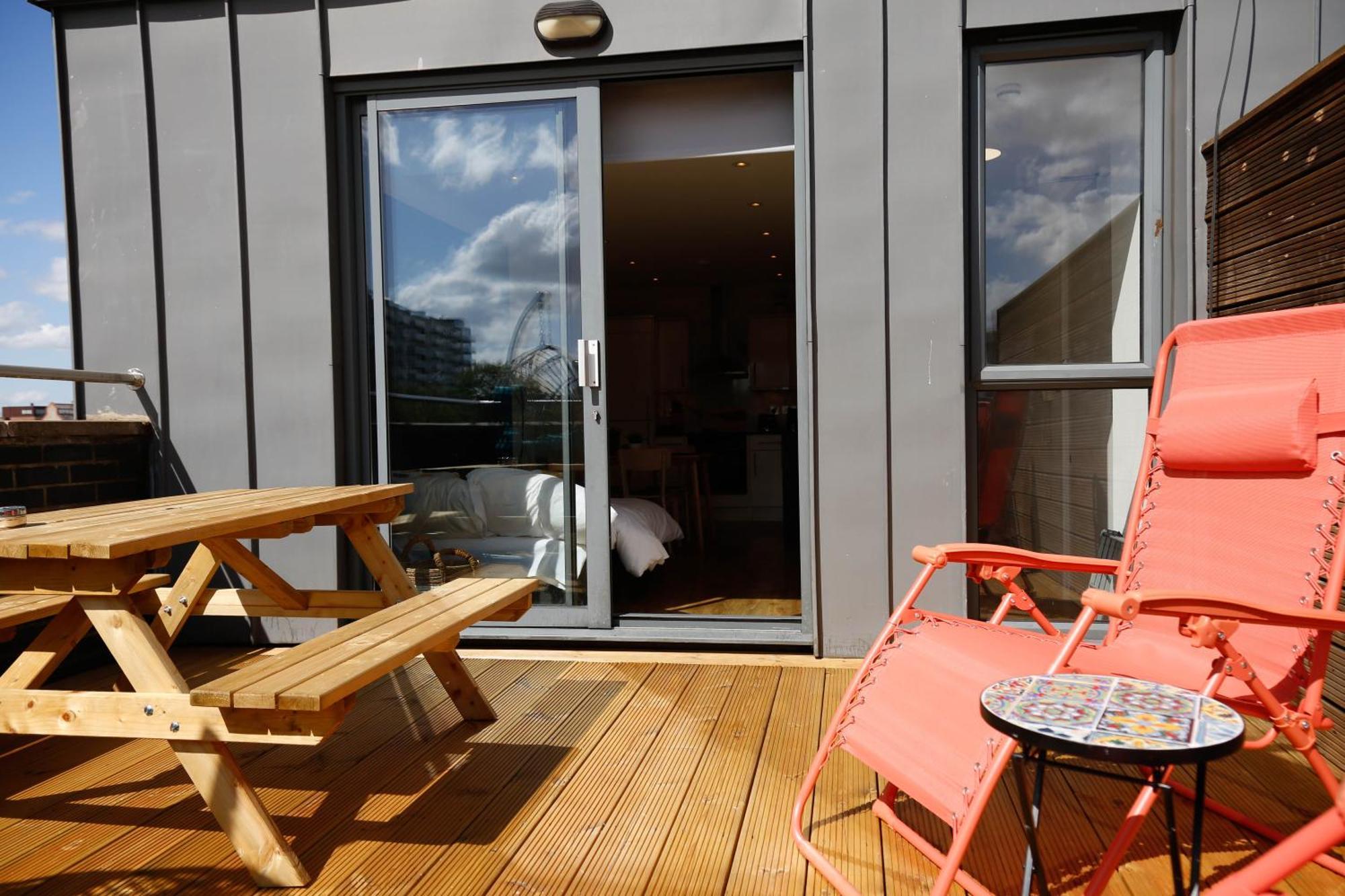 New Luxury Apartments In Central Location Next To Shops, Cafes, Bars & Metro Londýn Exteriér fotografie