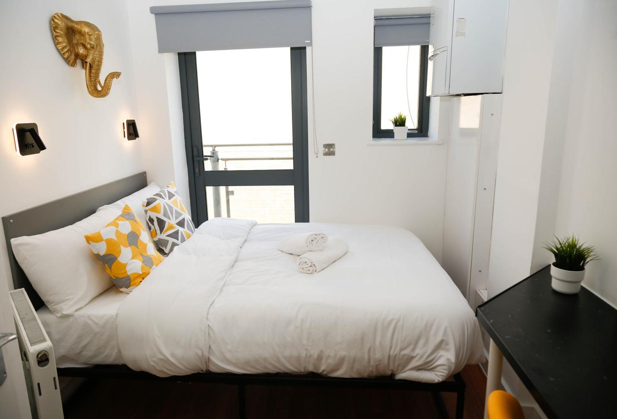 New Luxury Apartments In Central Location Next To Shops, Cafes, Bars & Metro Londýn Exteriér fotografie