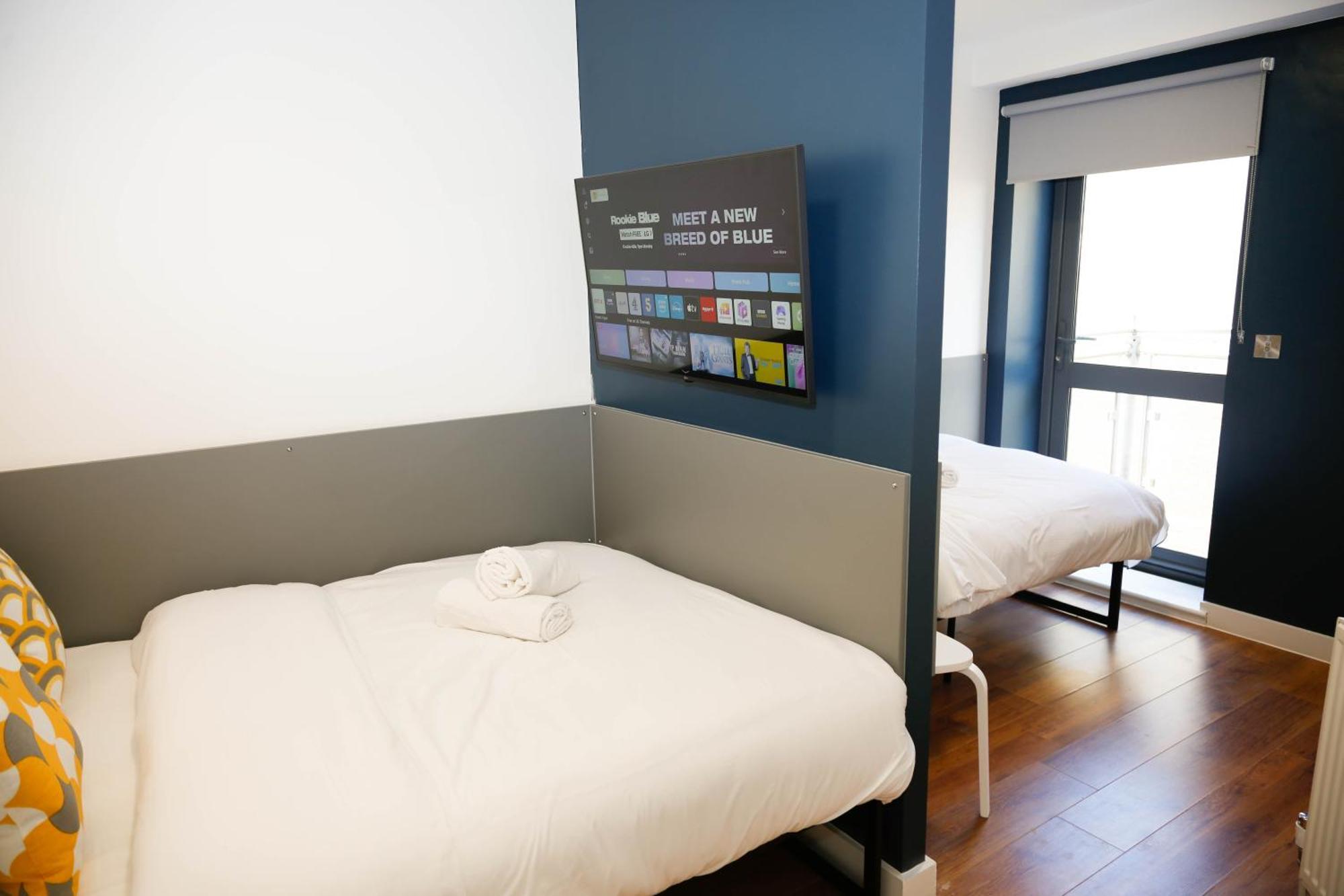 New Luxury Apartments In Central Location Next To Shops, Cafes, Bars & Metro Londýn Exteriér fotografie